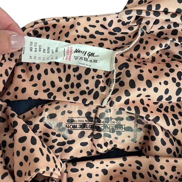 Nasty Gal US 10 One Piece Swimsuit Cutout One Shoulder Animal Print - Picture 2 of 10